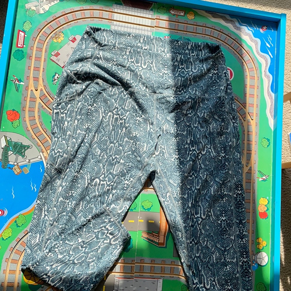 Ododos snake print 7/8th leggings with pockets